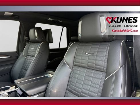 Used 2025 Cadillac Escalade Sport Platinum w/ LPO, Floor Liner Package AWD/4WD image 19
