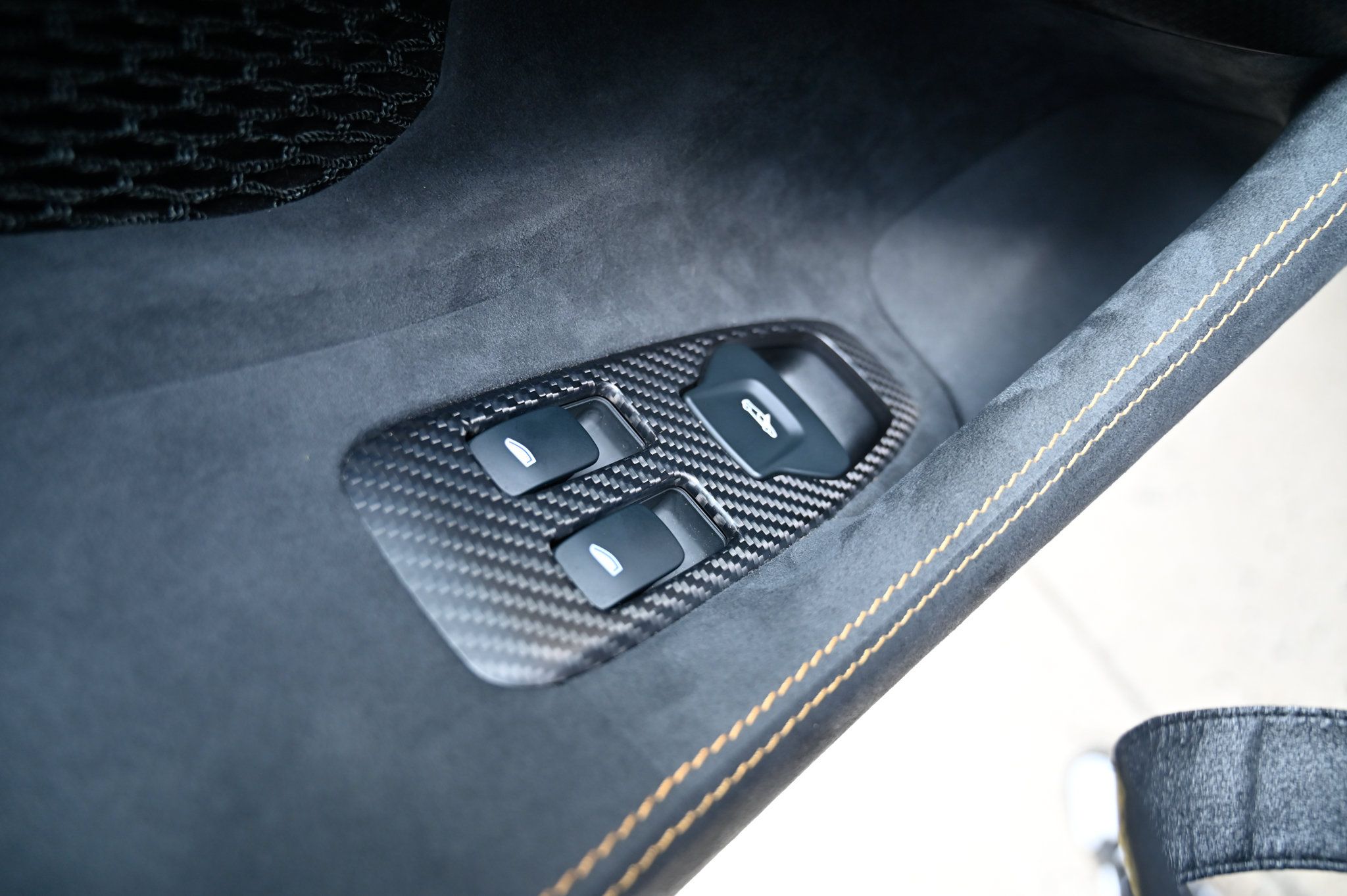 Used 2019 McLaren 600LT RWD image 16