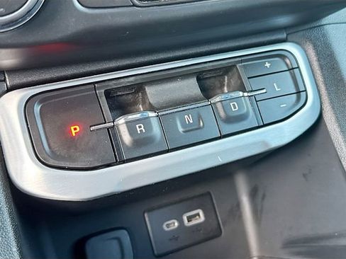 Used 2021 GMC Acadia SLE w/ Driver Convenience Package AWD/4WD image 17