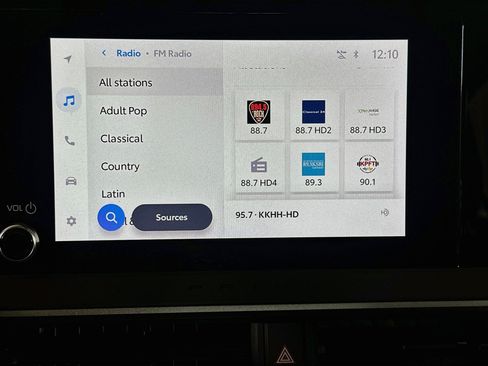 Used 2025 Toyota Prius LE FWD image 21