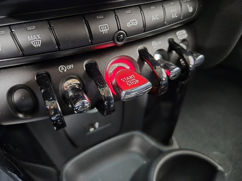 Used 2023 MINI Cooper S image 18