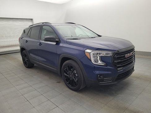 Used 2023 GMC Terrain SLT w/ Tech Package image 11