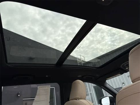 New 2025 Jeep Grand Cherokee L Limited image 23