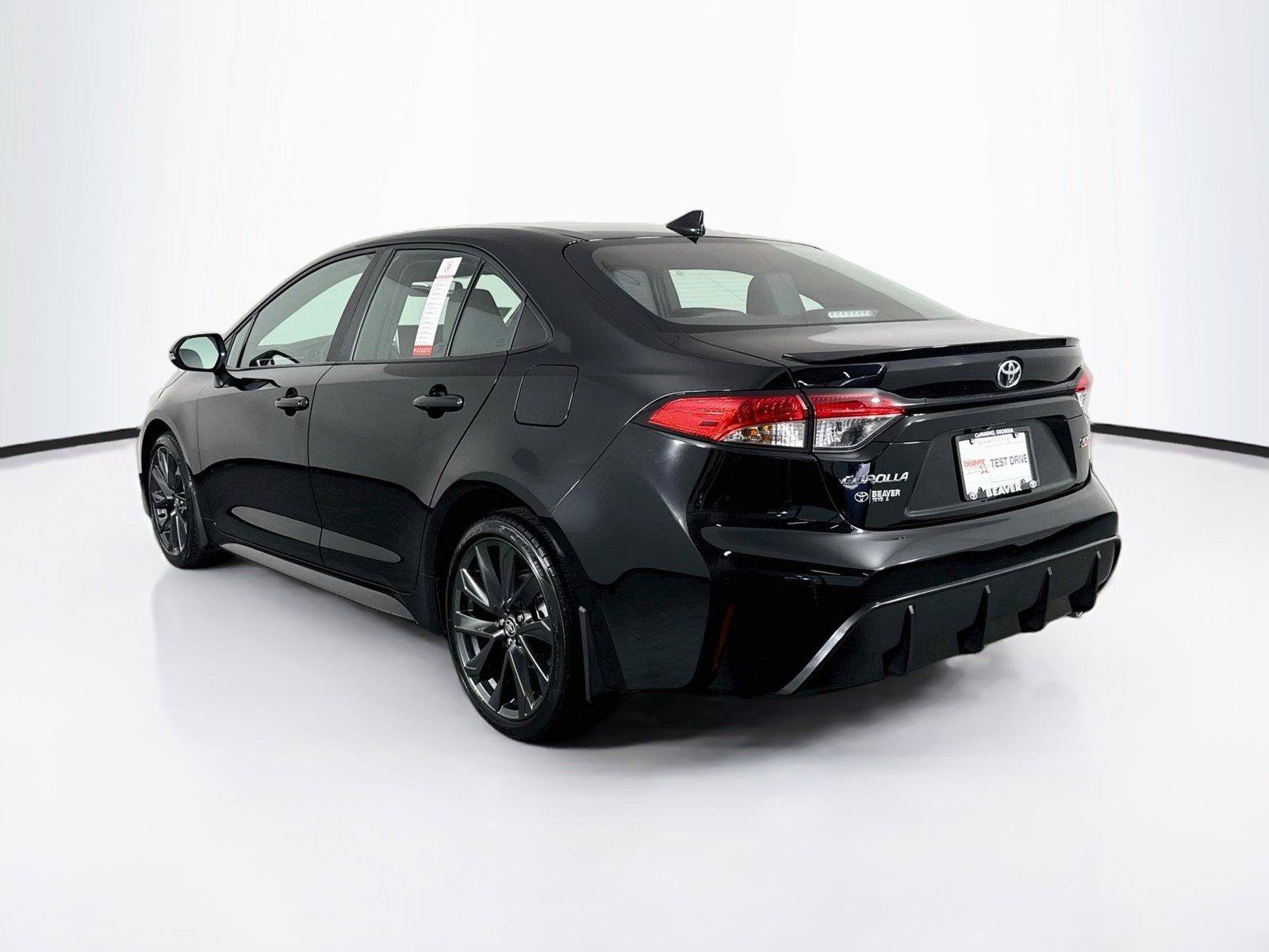 Certified 2025 Toyota Corolla SE w/ SE Premium Package FWD image 12