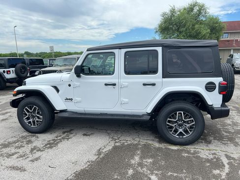New 2025 Jeep Wrangler Sahara image 8