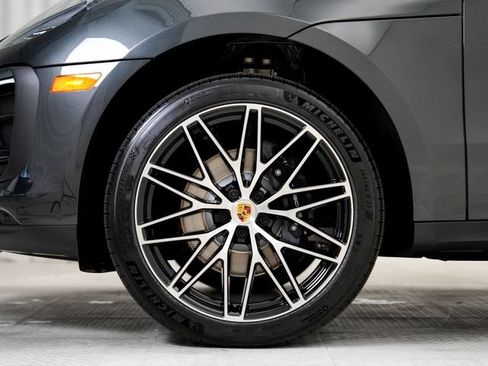 Certified 2026 Porsche Macan AWD/4WD image 30