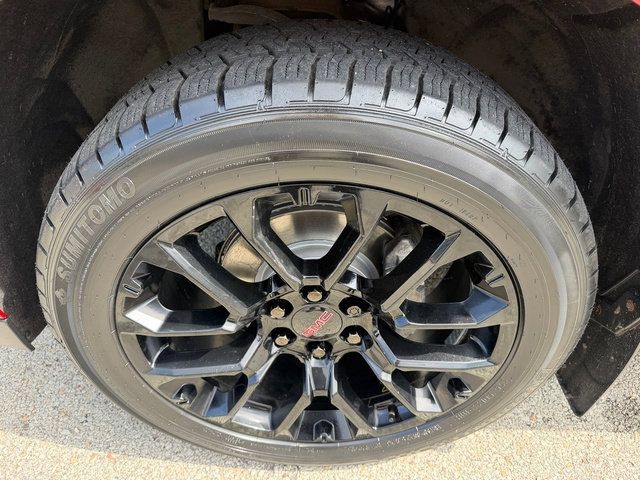 Used 2022 GMC Yukon Denali AWD/4WD image 12