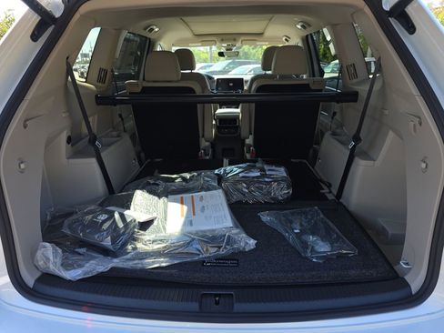 New 2026 Volkswagen Atlas SE image 6