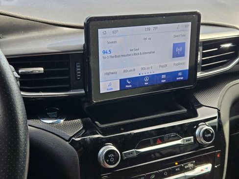 Used 2022 Ford Explorer ST image 11