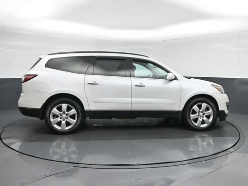 Used 2017 Chevrolet Traverse LT w/ Style and Technology Package AWD/4WD image 8