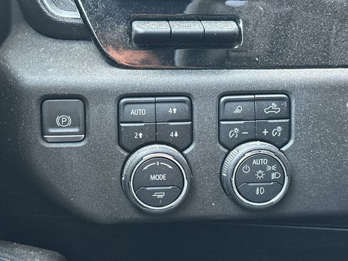 Used 2023 Chevrolet Silverado 1500 High Country w/ High Country Premium Package image 39