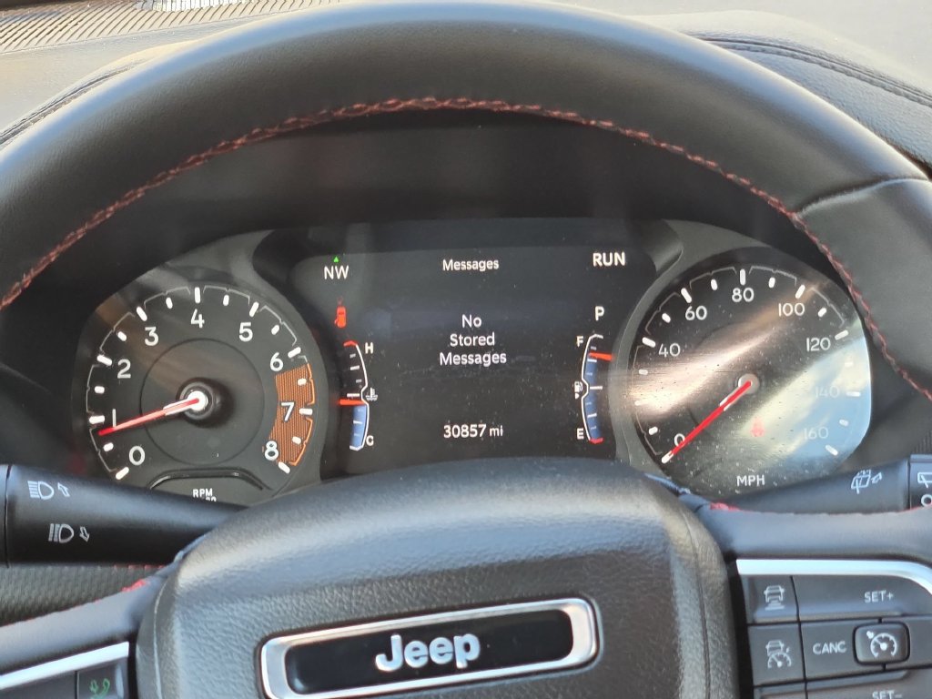 Used 2025 Jeep Compass Trailhawk AWD/4WD image 25