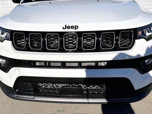 New 2026 Jeep Compass Latitude image 17