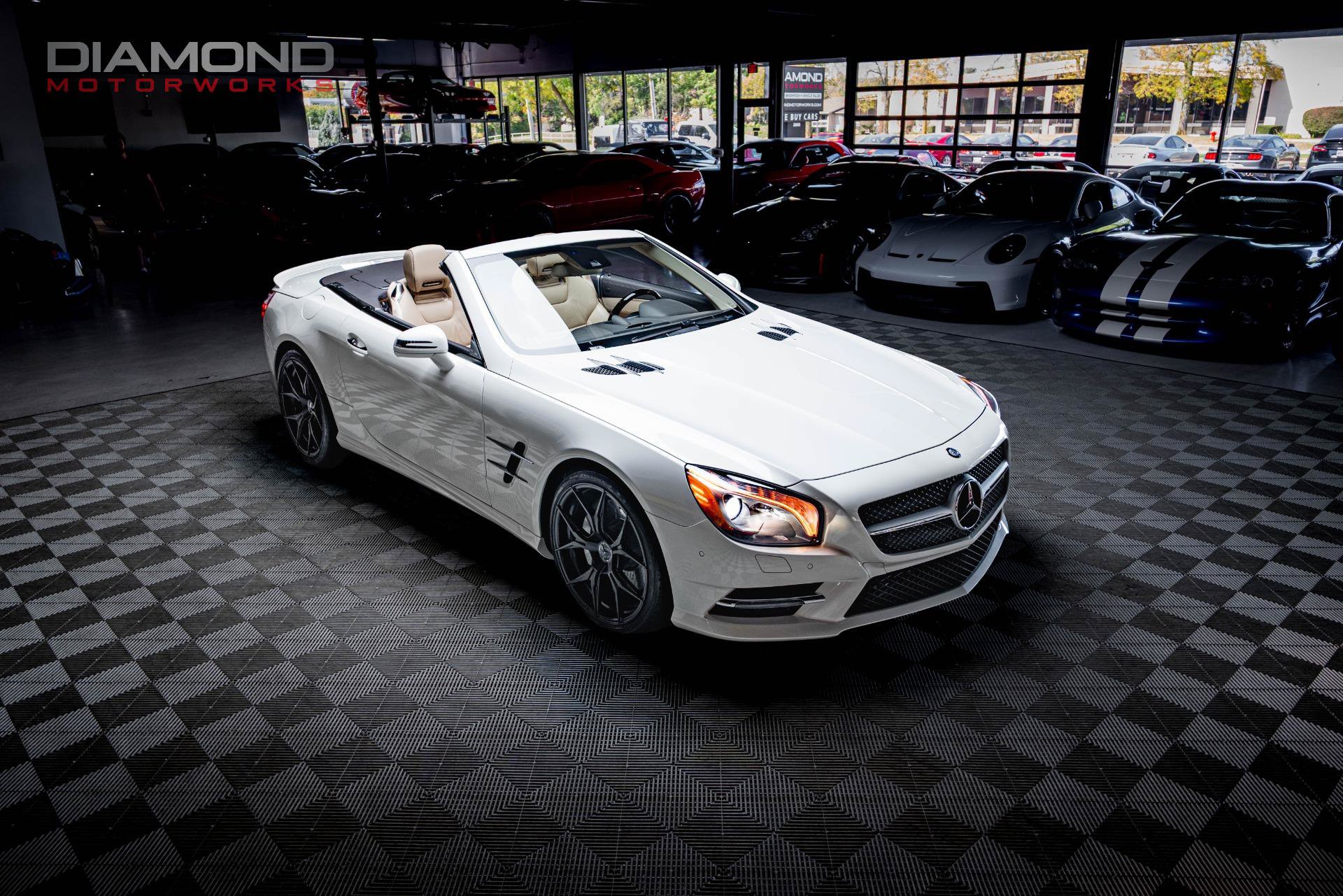 Used 2014 Mercedes-Benz SL 550 image 3