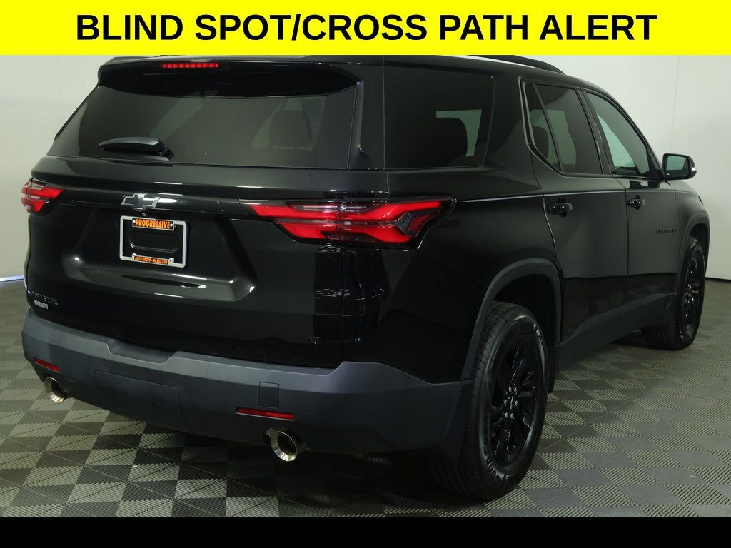 Used 2023 Chevrolet Traverse LT FWD image 8