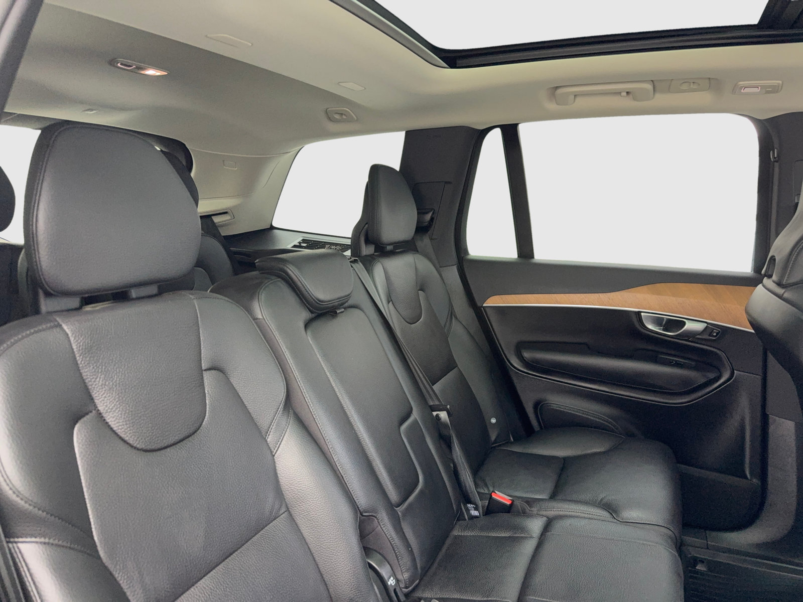 Used 2024 Volvo XC90 T8 Plus AWD/4WD image 46