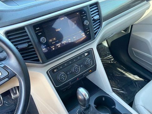 Used 2018 Volkswagen Atlas SE w/ R-Line Package image 27