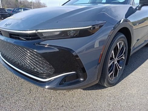 New 2026 Toyota Crown XLE image 9