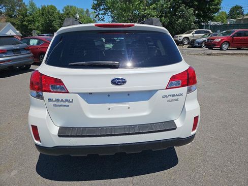 Used 2013 Subaru Outback 2.5i Limited w/ Moonroof Pkg AWD/4WD image 4