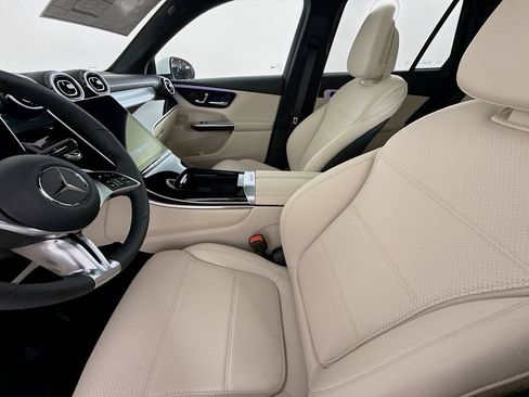 Used 2026 Mercedes-Benz GLC 300 4MATIC image 5