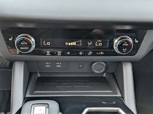 New 2025 Mitsubishi Outlander SE image 21