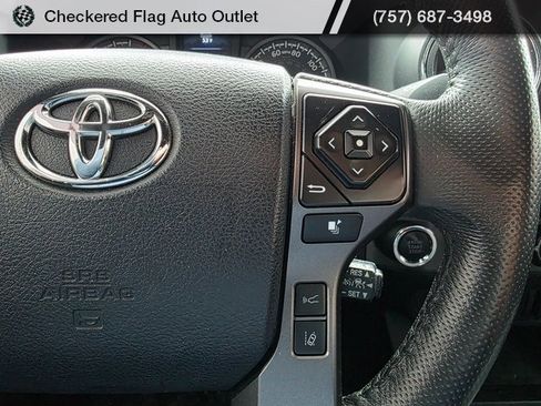 Used 2018 Toyota Tacoma TRD Sport image 15