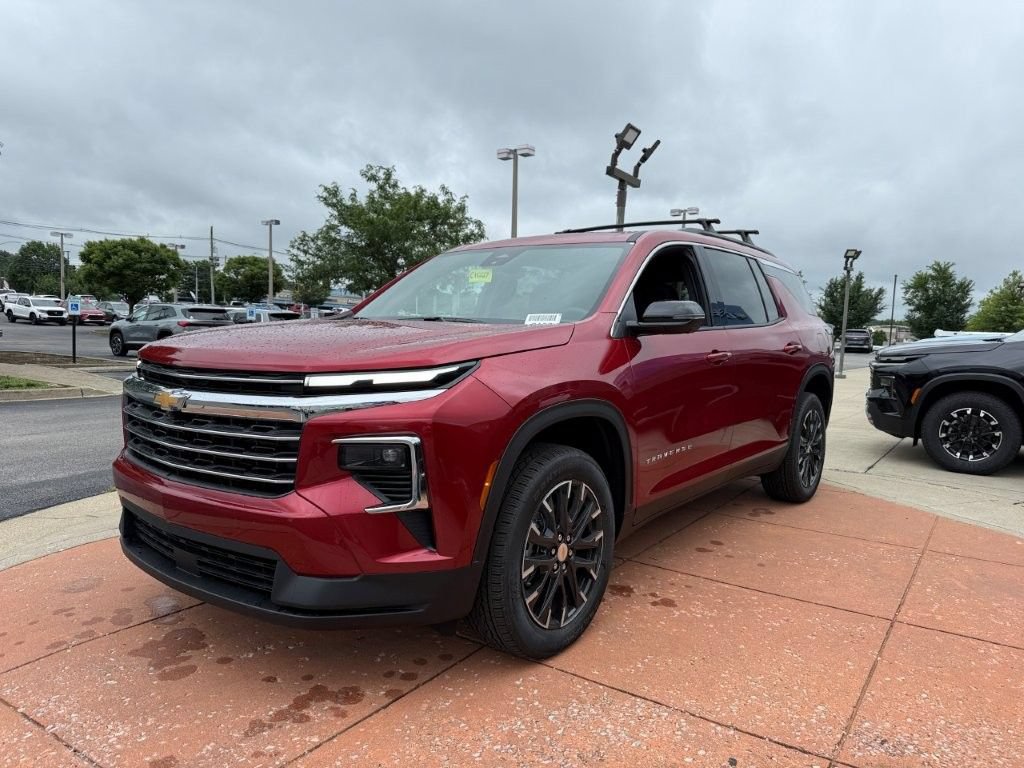 New 2026 Chevrolet Traverse LT w/ Sun and Wheel Package FWD image 3