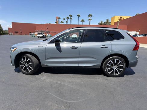 Used 2023 Volvo XC60 T8 Plus w/ Climate Package AWD/4WD image 3