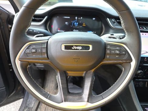 Used 2023 Jeep Grand Cherokee L Limited image 14