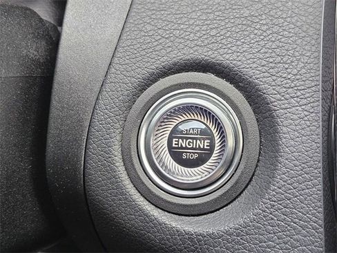 Used 2020 Mercedes-Benz C 300 4MATIC Sedan image 16