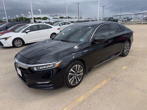 Used 2019 Honda Accord EX image 3