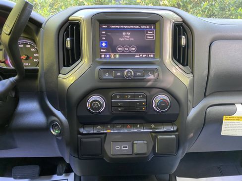 New 2026 Chevrolet Silverado 1500 Custom Trail Boss w/ LPO, Dark Essentials Package AWD/4WD image 24