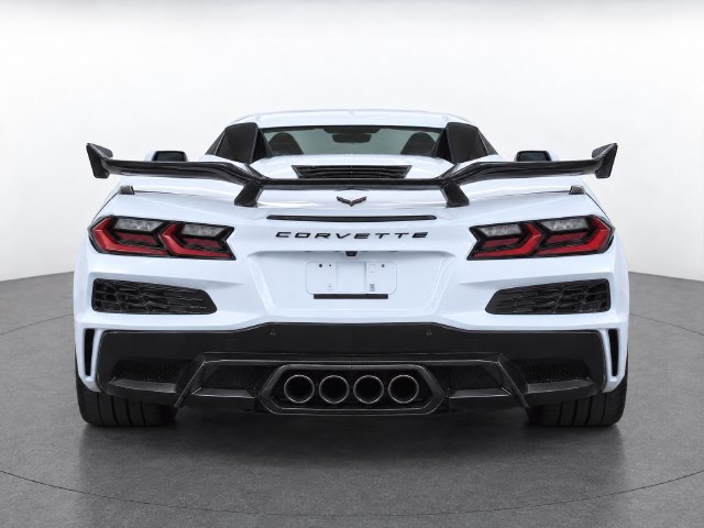 Used 2024 Chevrolet Corvette Z06 w/ Z07 Performance Package RWD image 10