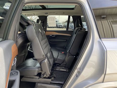 Used 2022 Volvo XC90 T6 Momentum w/ Advanced Package image 25