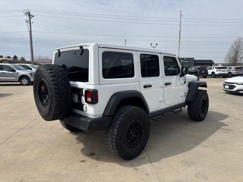 Used 2021 Jeep Wrangler Sport w/ Sun And Sound Package image 5