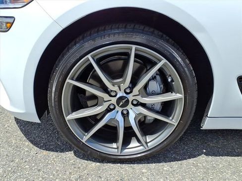 Used 2025 Genesis G70 2.5T RWD image 12