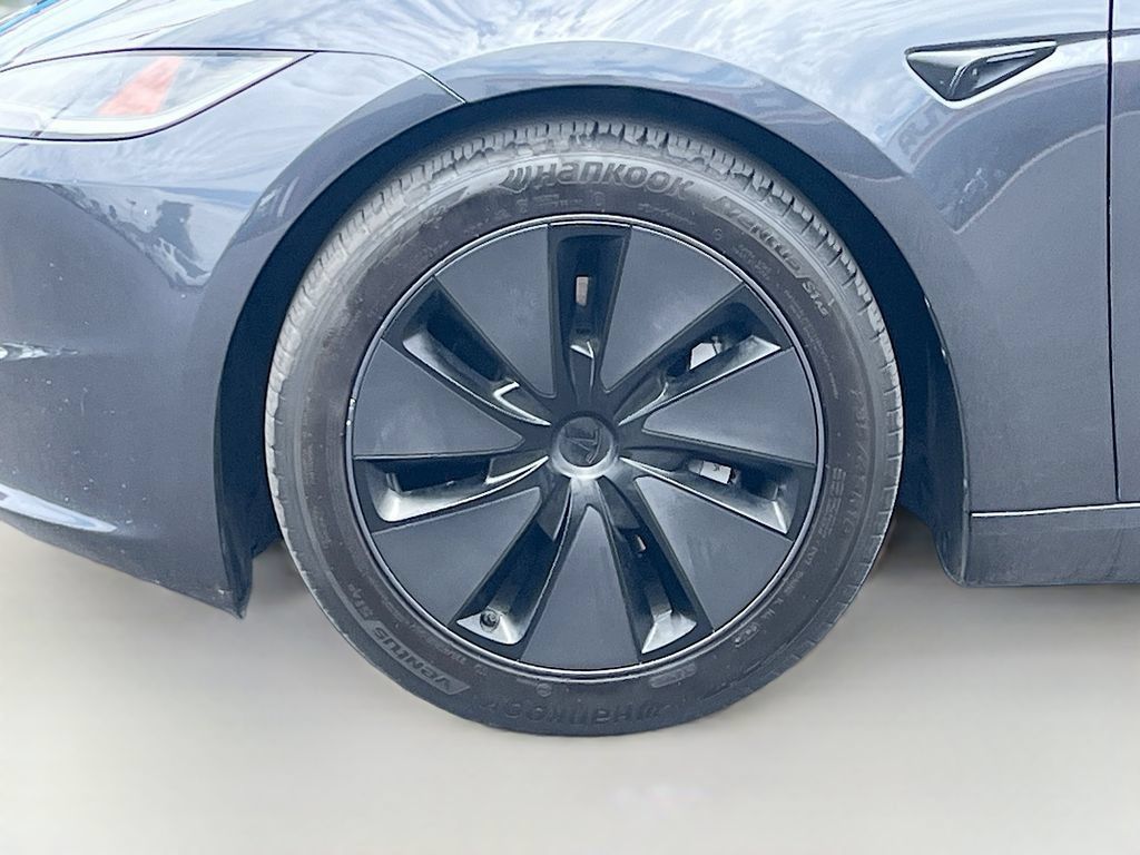 Used 2025 Tesla Model 3 Long Range AWD/4WD image 32