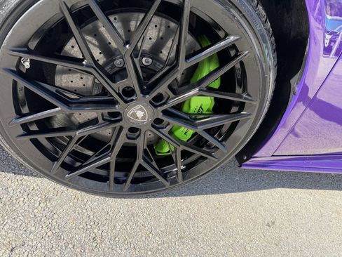 Used 2020 Lamborghini Huracan EVO image 9