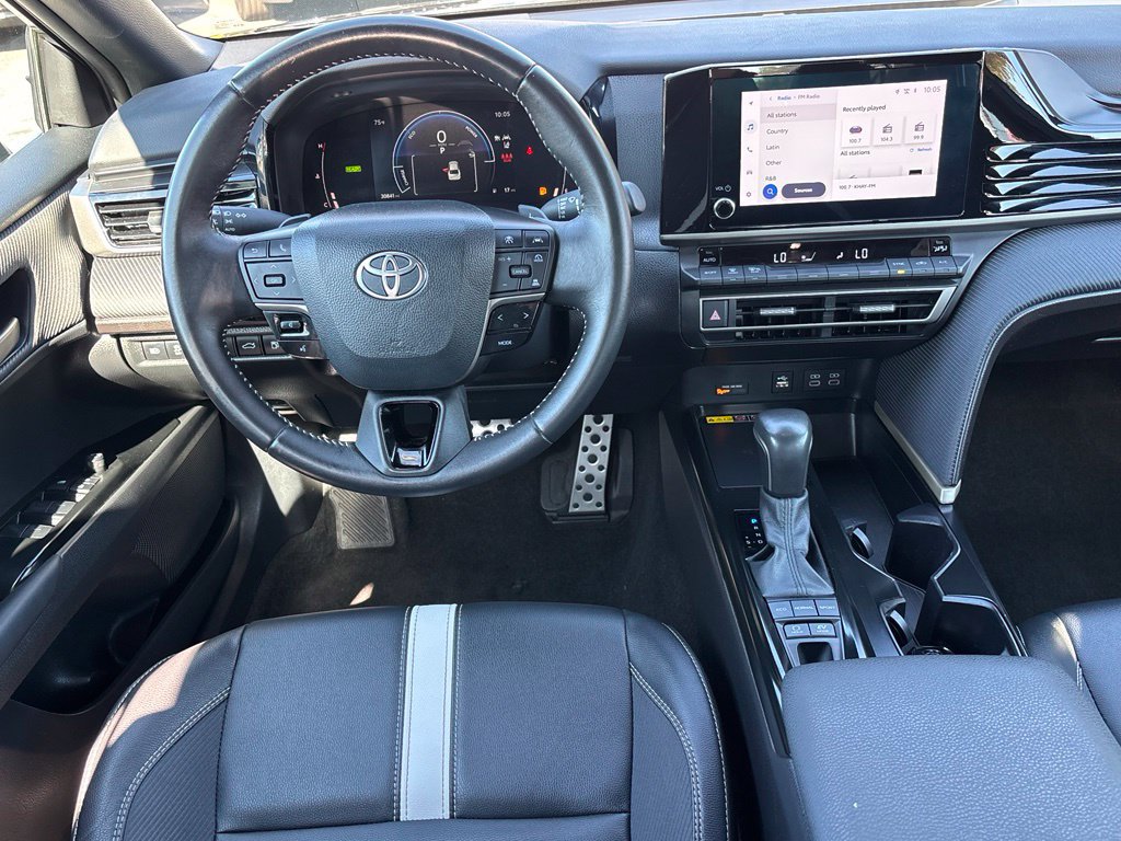 Used 2025 Toyota Camry SE FWD image 13