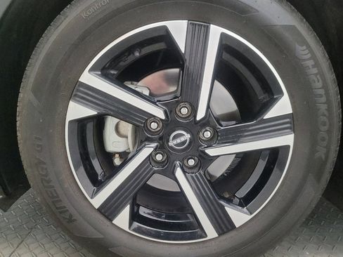 Used 2025 Nissan Sentra SV w/ All-Weather Package FWD image 31