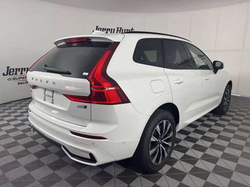 Used 2025 Volvo XC60 B5 Plus AWD/4WD image 7