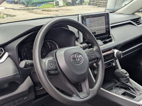 Used 2025 Toyota RAV4 XLE w/ Convenience Package FWD image 8