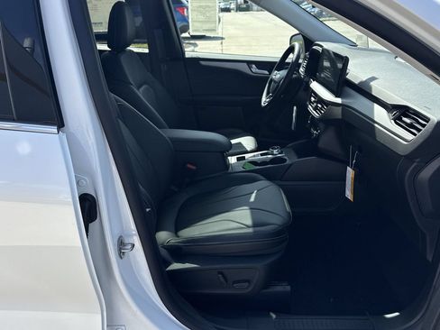 New 2025 Ford Escape SE w/ PHEV Premium Package FWD image 42
