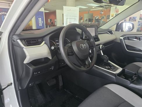 Used 2020 Toyota RAV4 XLE w/ Convenience Package AWD/4WD image 8