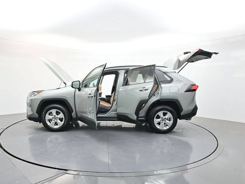 Used 2021 Toyota RAV4 XLE FWD image 34