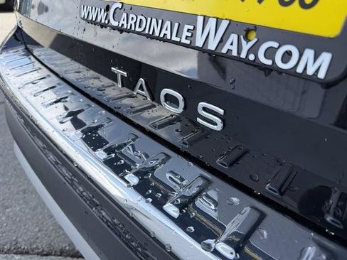 New 2025 Volkswagen Taos SE image 10