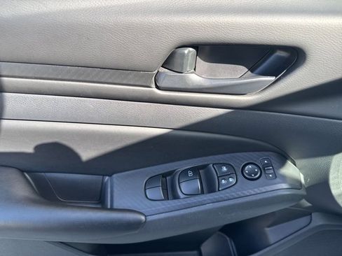 Used 2024 Nissan Altima 2.5 S image 12