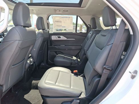 New 2026 Ford Explorer Active w/ Active Comfort Package AWD/4WD image 8