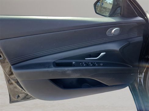 Certified 2023 Hyundai Elantra Limited image 14
