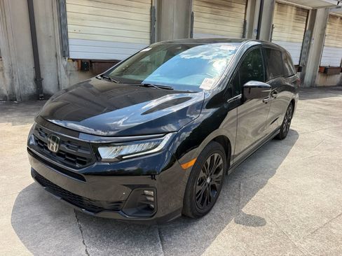Used 2025 Honda Odyssey Sport-L image 3